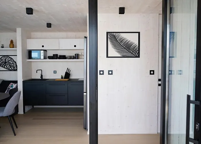 Boutique Style Eco-beachhouse, Private Jacuzzi *