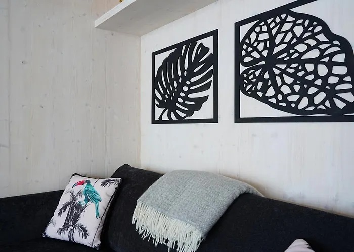 Semesterbostad Boutique Style Eco-beachhouse, Private Jacuzzi *