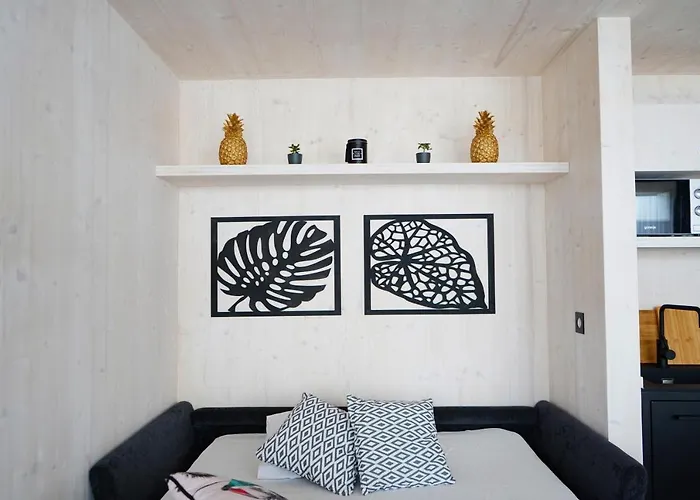 Semesterbostad Boutique Style Eco-beachhouse, Private Jacuzzi *