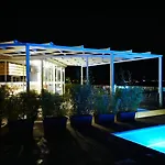 Boutique Style Eco-beachhouse, Private Jacuzzi Privlaka (Zadar)