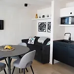 Boutique Style Eco-beachhouse, Private Jacuzzi Privlaka (Zadar)