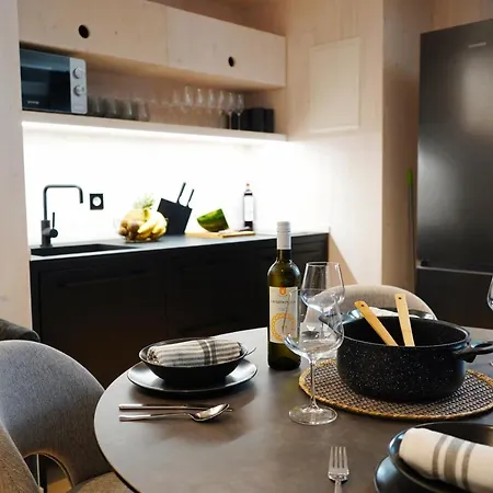Boutique Style Eco-beachhouse, Private Jacuzzi Holiday home Privlaka (Zadar)