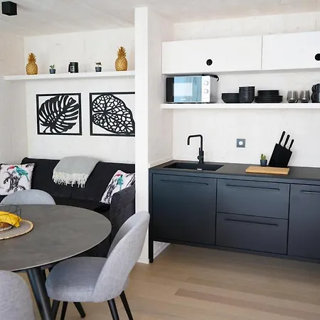 Holiday home Boutique Style Eco-beachhouse, Private Jacuzzi *