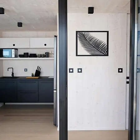 Boutique Style Eco-beachhouse, Private Jacuzzi *