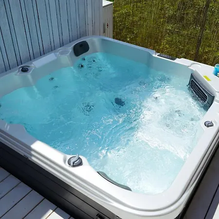 Holiday home Boutique Style Eco-beachhouse, Private Jacuzzi *