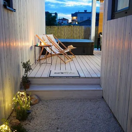 Vakantiehuis Boutique Style Eco-beachhouse, Private Jacuzzi *