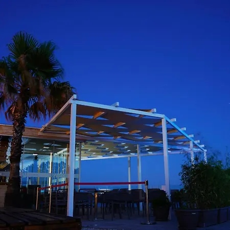 펜션 Boutique Style Eco-beachhouse, Private Jacuzzi *