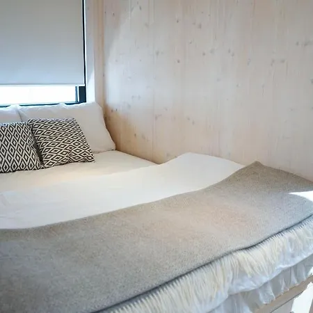 Boutique Style Eco-beachhouse, Private Jacuzzi Holiday home Privlaka (Zadar)