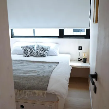 Boutique Style Eco-beachhouse, Private Jacuzzi Holiday home Privlaka (Zadar)