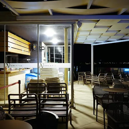 Boutique Style Eco-beachhouse, Private Jacuzzi 펜션 *