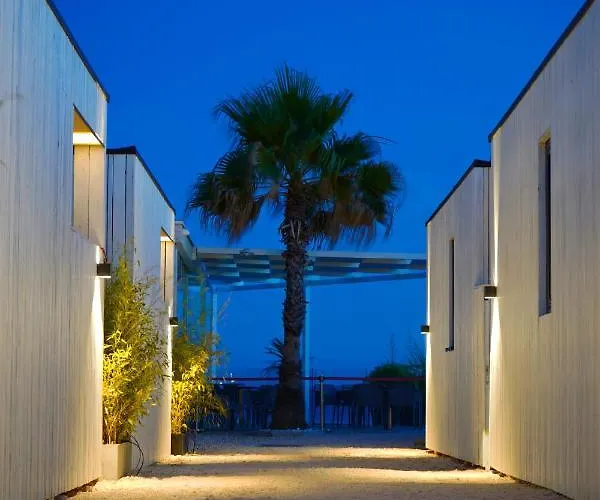 Boutique Style Eco-beachhouse, Private Jacuzzi Vikendica Privlaka (Zadar)