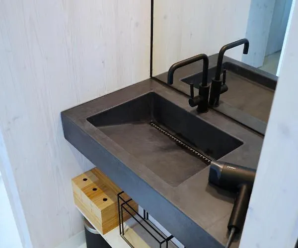 Boutique Style Eco-beachhouse, Private Jacuzzi * Privlaka (Zadar)