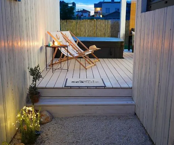 Дом отдыха Boutique Style Eco-beachhouse, Private Jacuzzi *