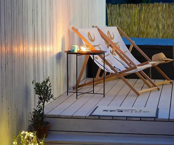 Boutique Style Eco-beachhouse, Private Jacuzzi Vikendica