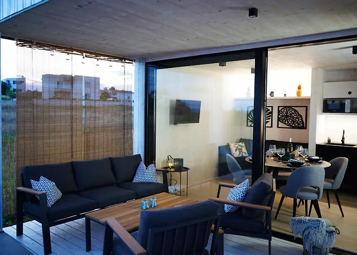 Boutique Style Eco-beachhouse, Private Jacuzzi *