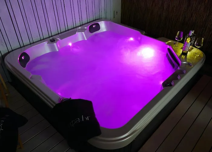 Boutique Style Eco-beachhouse, Private Jacuzzi Vikendica Privlaka (Zadar)